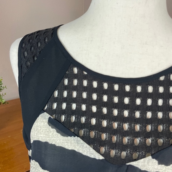 Cabi sleeveless shirt - Picture 3 of 5